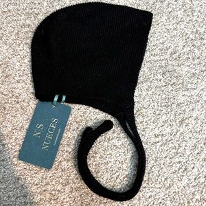NWT NUECES Black basic Bonnet 18m
